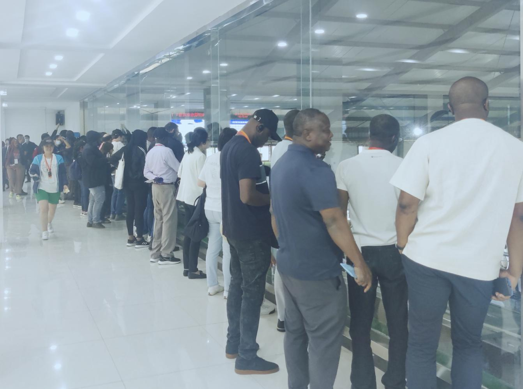 北京大學(xué)南南合作與發(fā)展學(xué)院教授、全球伙伴關(guān)系主任周詠梅一行蒞臨花花牛平輿瑞亞牧業(yè)參觀調(diào)研