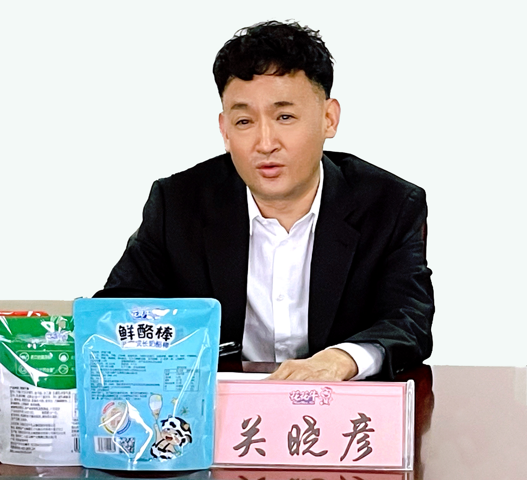 河南省委常委、副省長費東斌蒞臨 花花牛乳業(yè)集團調(diào)研