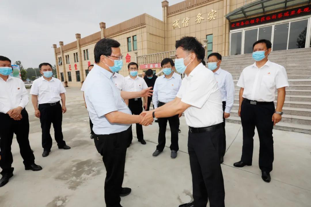 快訊 | 河南省委常委、省紀委書記、省監(jiān)委主任任正曉蒞臨花花牛乳業(yè)集團新蔡瑞亞牧場調(diào)研