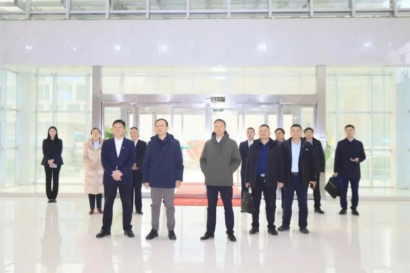 省政府國資委黨委書記、主任李濤一行到花花牛乳業(yè)集團調研